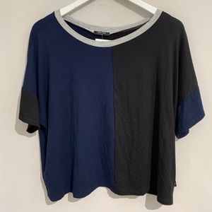 Terez navy and black cropped tee